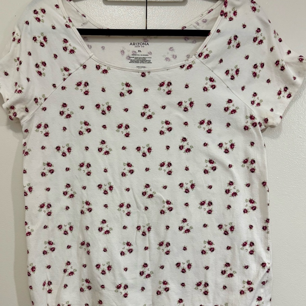 Arizona Jean Company Maroon and Black Short Sleeve Fitted T-Shirt